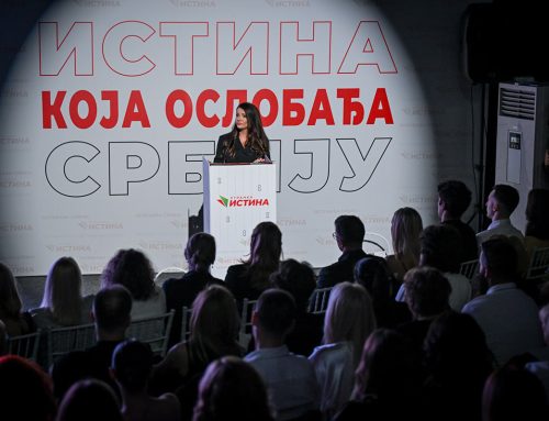 Stranka Istina zapalila Spens: Tražilo se mesto više na skupu pod sloganom „Istina koja oslobađa Srbiju“!
